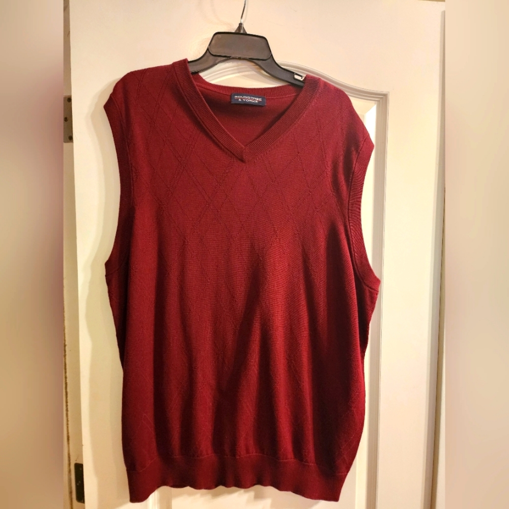 Roundtree & Yorke Burgundy Men's Sweater Vest